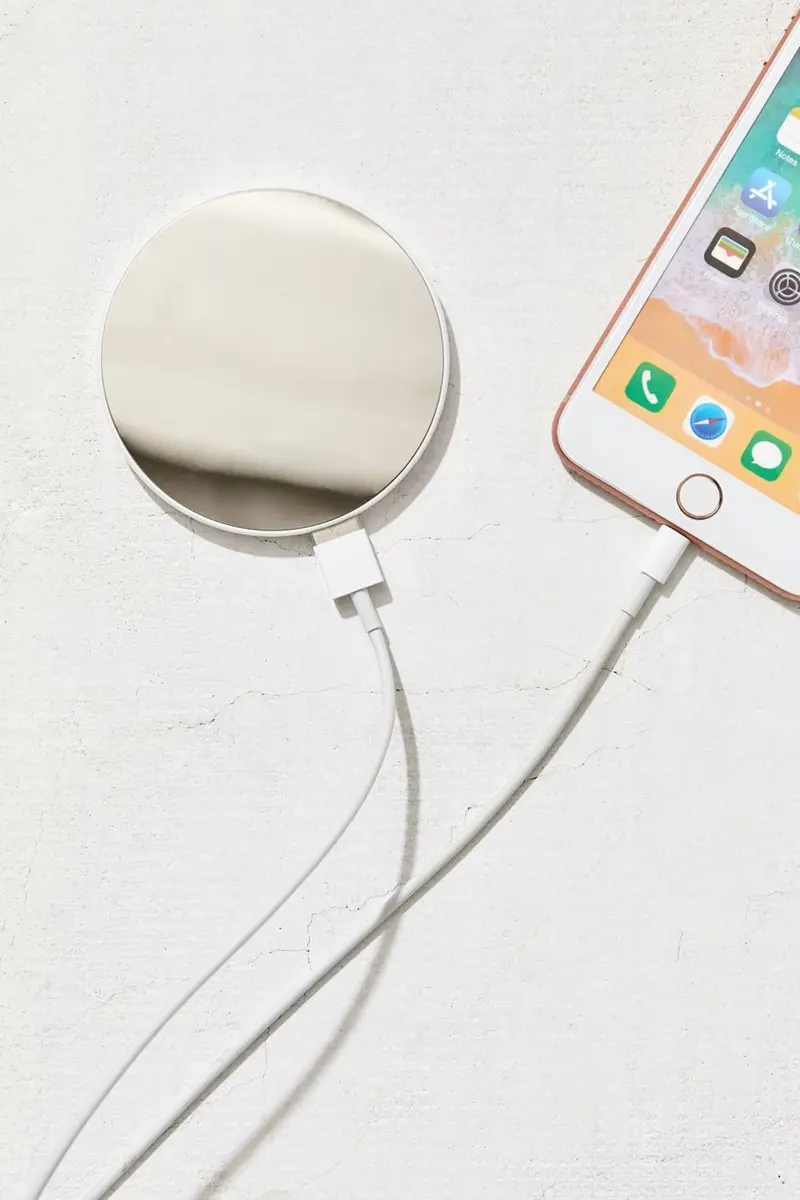 Dual-Function Mirror Power Bank 1