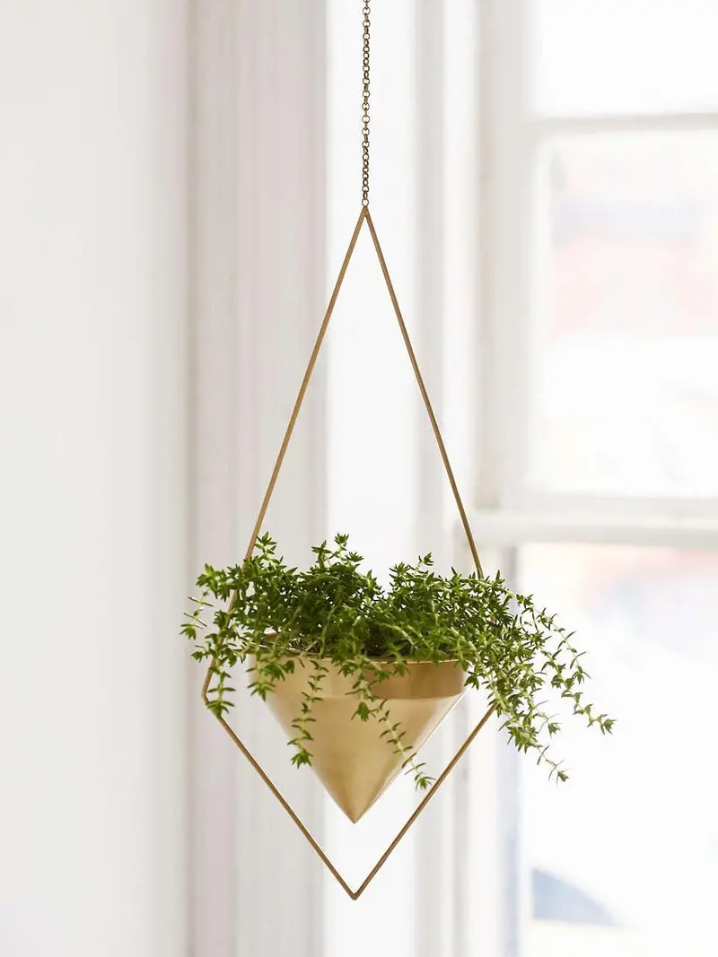 Macramé Hanging Planter With Rope Hanger 1