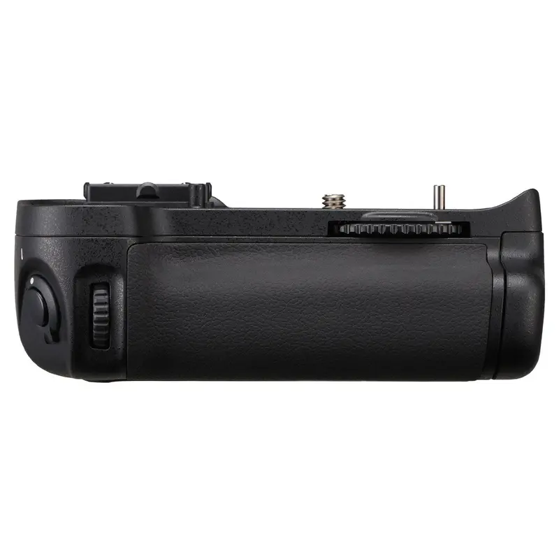Nikon Mb-D11 Vertical Grip Battery Holder For D7000/D7100 1